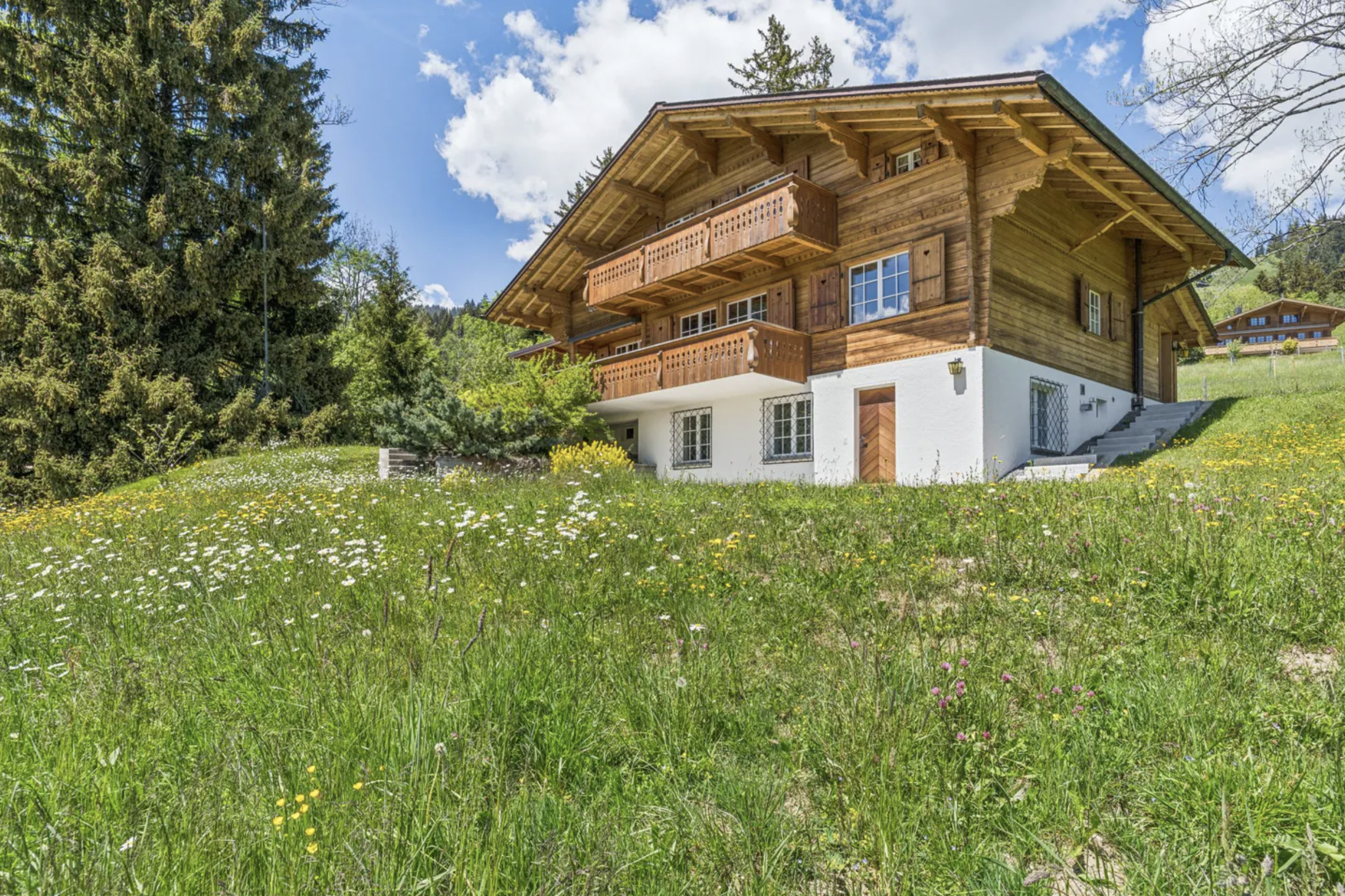 A Private Alpine Retreat with Panoramic Mountain Views